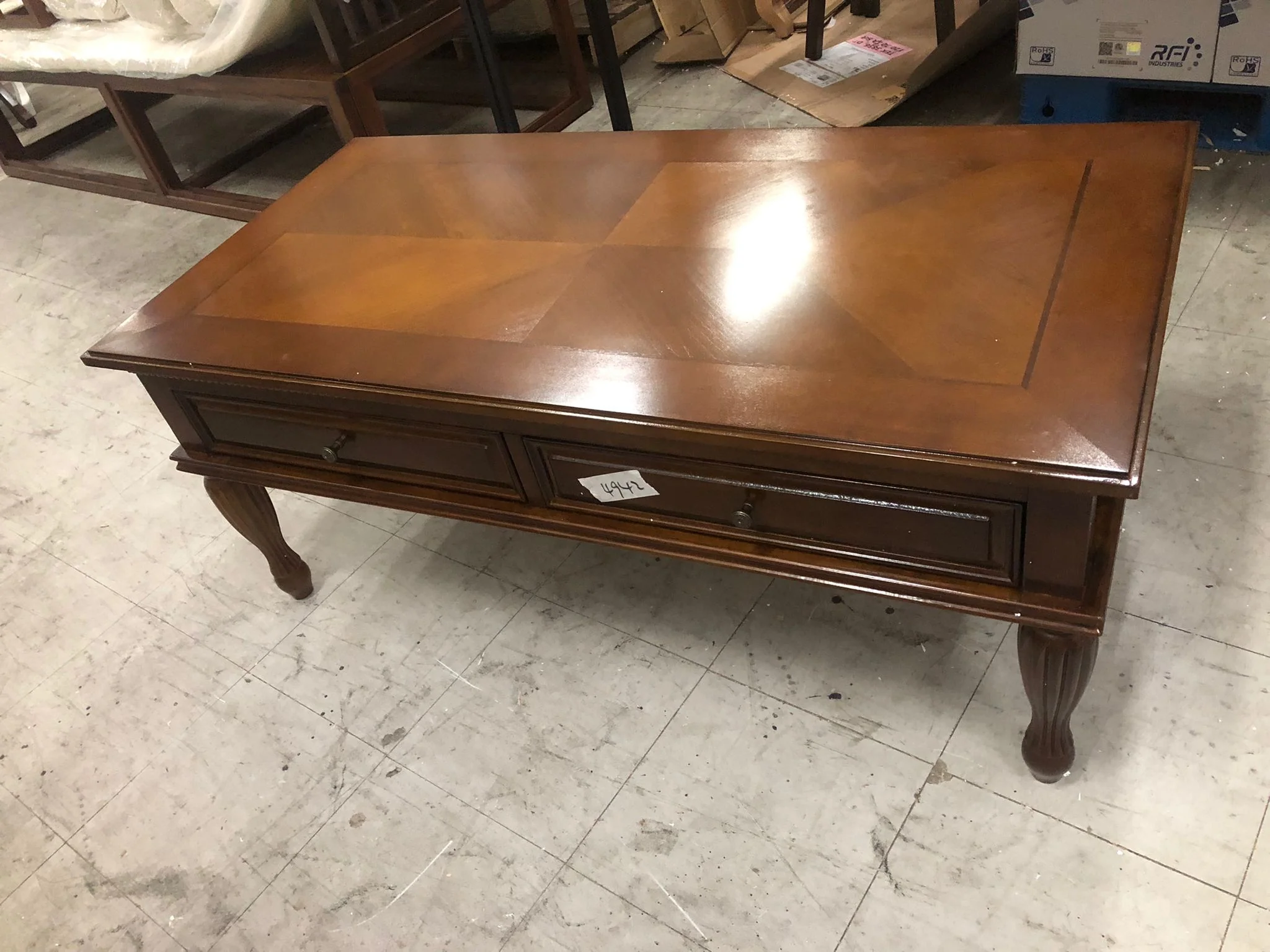 DELLILAH American Classic Coffee Table Solid Wood - Image 5