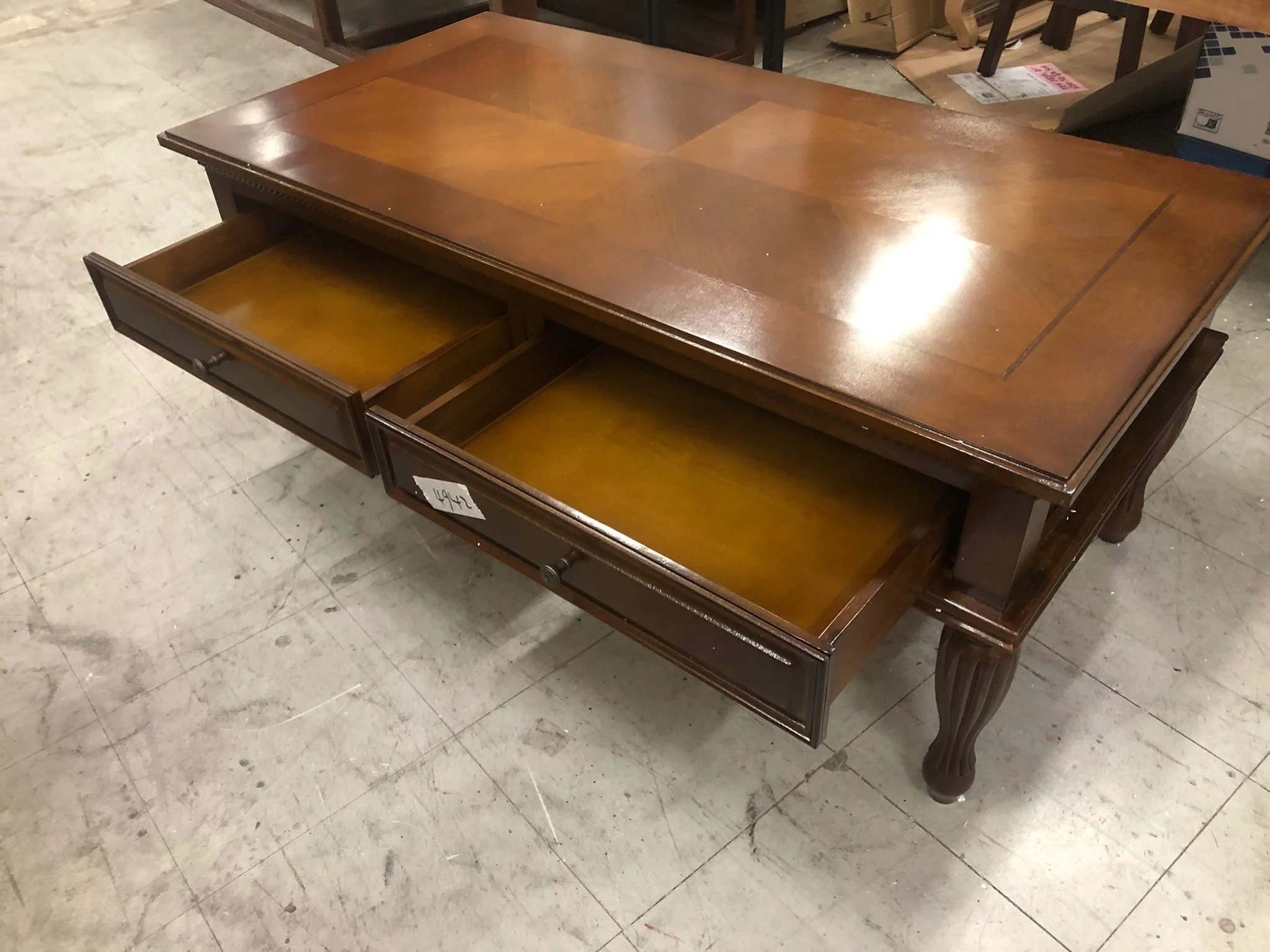 DELLILAH American Classic Coffee Table Solid Wood - Image 7