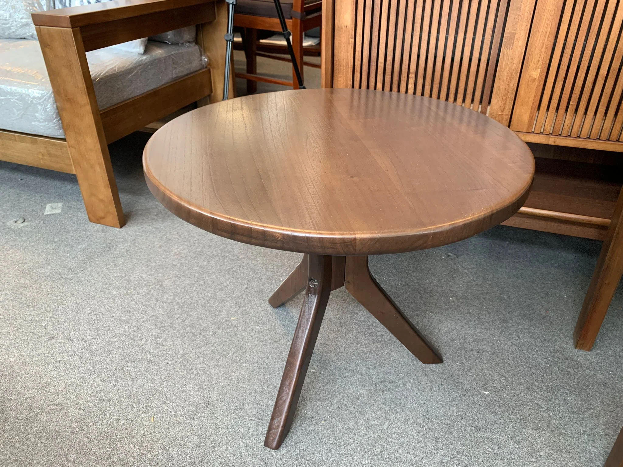 WAREHOUSE SALE Gatsby Teak Round Lamp Table TEK168 LT 055 GTY (Walnut / Natural)