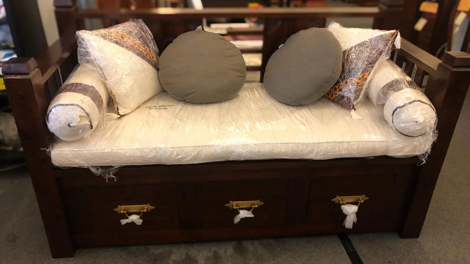 MP - Bali Daybed Sofa Bed 170cm with Free Mattress Free Cushion W 170 D 70 H 100 TEK168DB 6603 CV 170cm ( Picture for Reference Only ) - Image 4